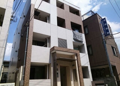 【外観】 | モン・ペルデュ | 鉄筋コンクリート造のがっちりとした建物。