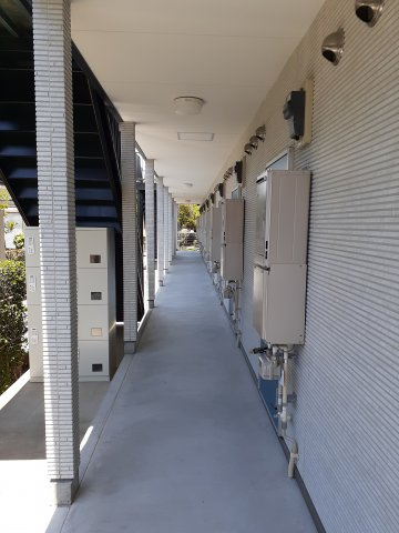 CLAIUSのエントランス|落ち着いたエントランスです