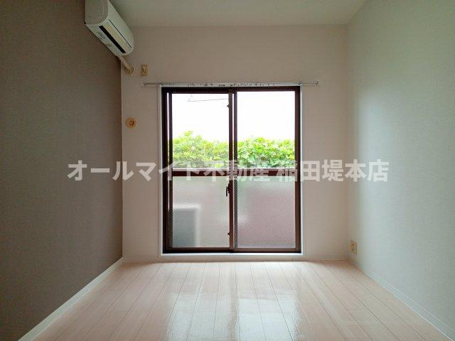 川崎市麻生区高石４丁目の賃貸マンションの居間・リビング