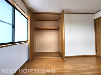 【収納】 | 川西市丸山台３丁目中古戸建 | ２階洋室６帖のクローゼットです♪たくさんのお洋服・小物が収納できます！室内を有効に使用していただけます！！