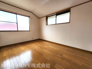 【洋室】 | 川西市丸山台３丁目中古戸建 | ２階洋室です♪二面採光の明るい室内です！！