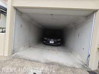 【駐車場】 | 川西市丸山台３丁目中古戸建 | 掘り込み車庫有り♪