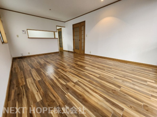 【居間・リビング】 | 川西市丸山台３丁目中古戸建 | LDKは約１７帖の大空間です♪休日もご家族がゆったり過ごせる癒しの空間です！！ぜひ現地でご確認ください！！