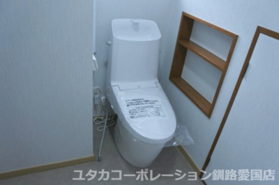 【トイレ】 | 武佐3丁目5-261売家 | 水廻りは汚れが気になる場所なのでリフォーム済が嬉しいですね！