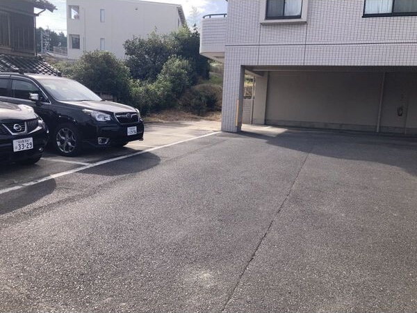 PeacH花の家の駐車場