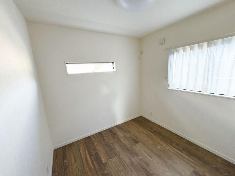 高知市一宮徳谷　中古戸建ての洋室