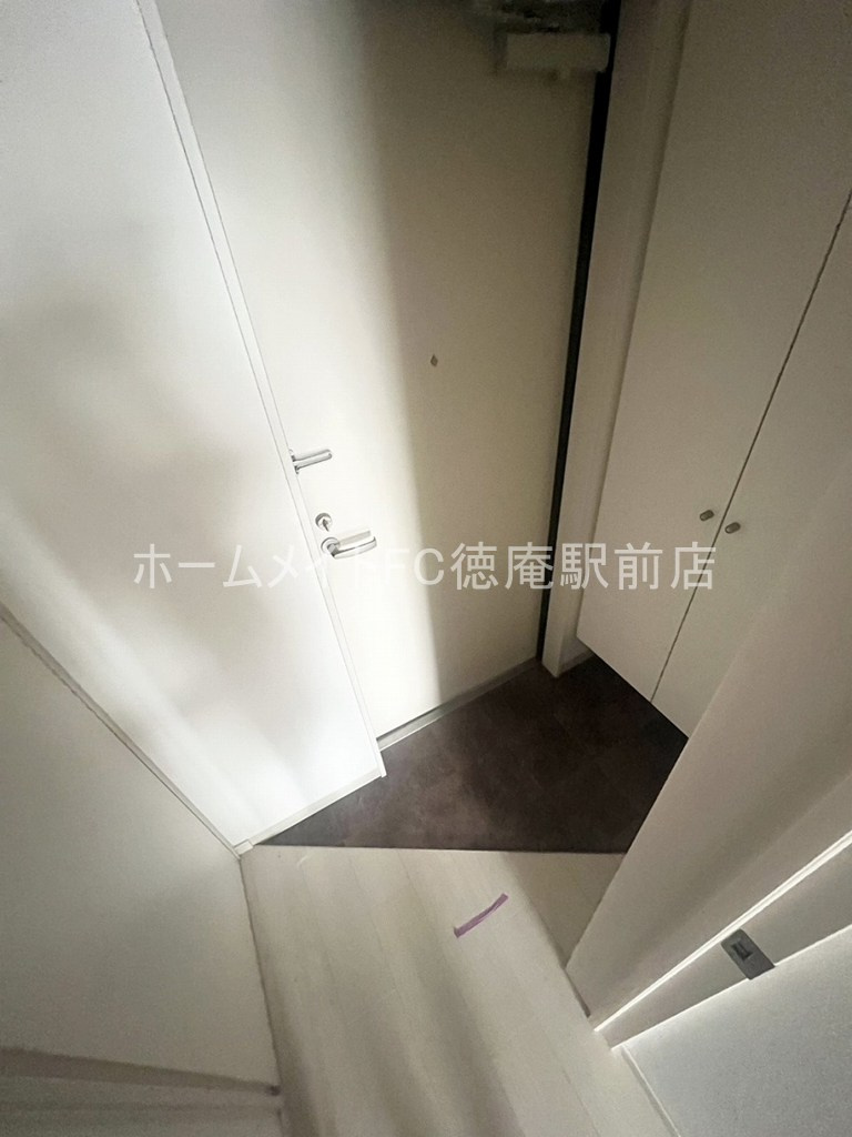 東大阪市三島２丁目のハイツの玄関