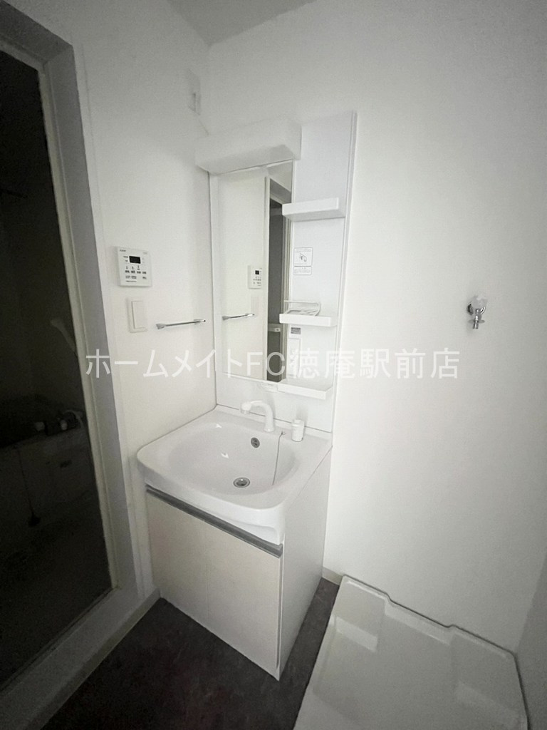 東大阪市三島２丁目のハイツの独立洗面台