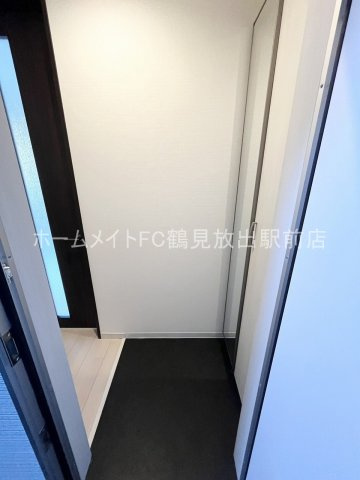 大阪市城東区諏訪１丁目のアパートの玄関