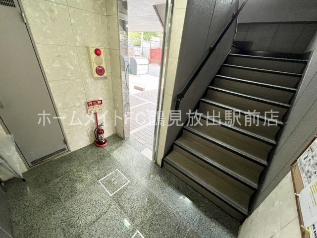 大阪市鶴見区今津中３丁目の賃貸マンションのロビー
