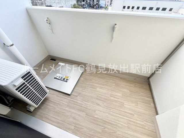 東大阪市高井田西６丁目の賃貸マンションのバルコニー