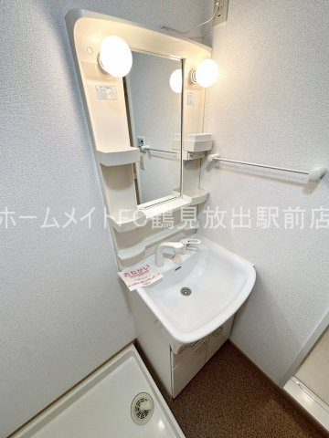 東大阪市稲田本町３丁目のハイツの独立洗面台