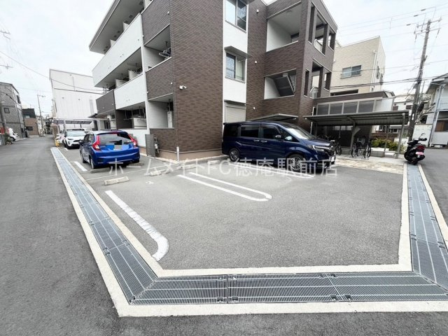 大阪市鶴見区横堤３丁目のアパートの駐車場
