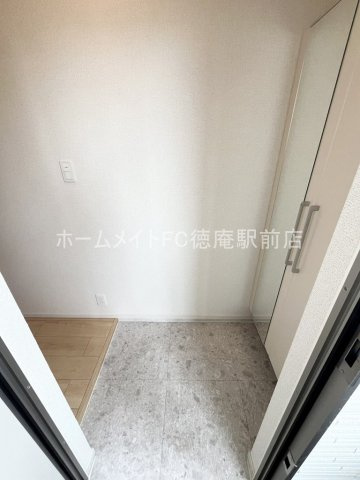 大阪市鶴見区横堤３丁目のアパートの玄関