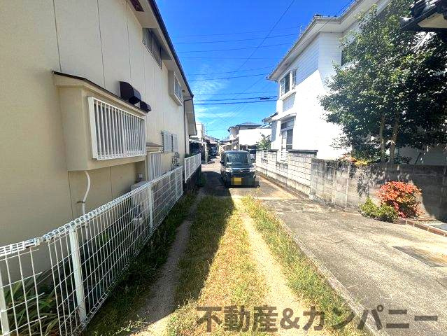 松山市南梅本町の売地の前面道路含む現地写真|前面道路含む現地写真です