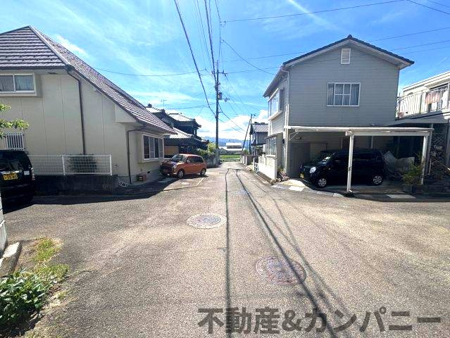 松山市南梅本町の売地の前面道路含む現地写真|前面道路含む現地写真です