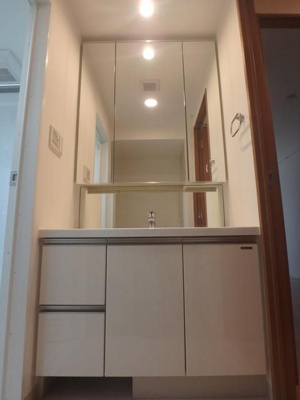 【独立洗面台】 | レフィール築地レジデンス