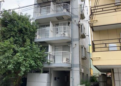 【外観】 | アムザック相模 | 土地の形が極端に長細かったり、狭小地、あるいは道路との高低差がある傾斜地だった場合、後々売ろうとしても買い手がつかない場合もあります。後々、売却することになった時に価値の下がらない土地を選びましょう。