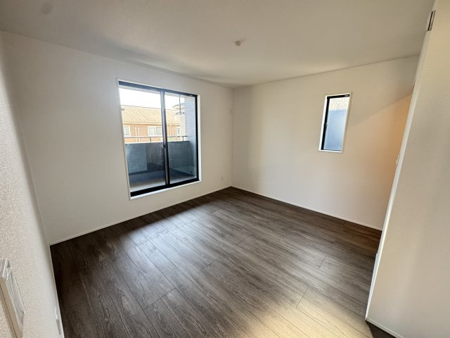 グラファーレ前橋市関根町　2号棟の洋室|２階洋室1です