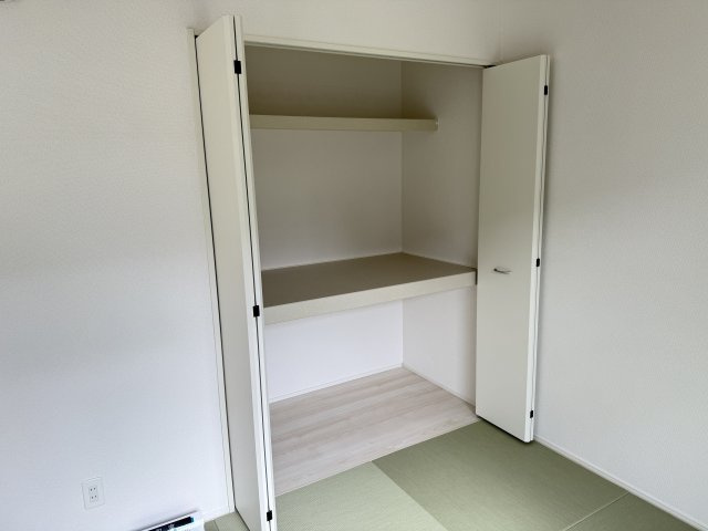 グラファーレ前橋市関根町　2号棟の収納|和室収納も充実してます。