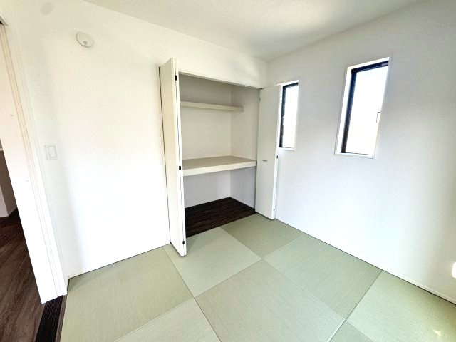 グラファーレ前橋市関根町　2号棟の収納|和室収納も充実してます。