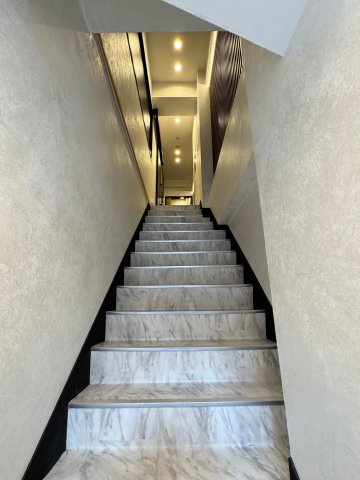 LA CITY 麻布十番 LUCE 4Fのエントランス