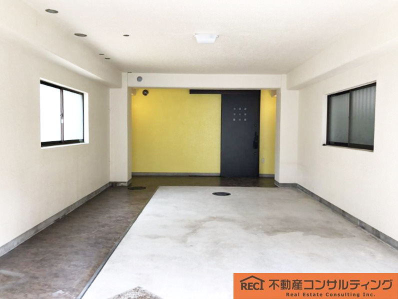 西宮市小松南町1丁目　中古戸建のエントランス
