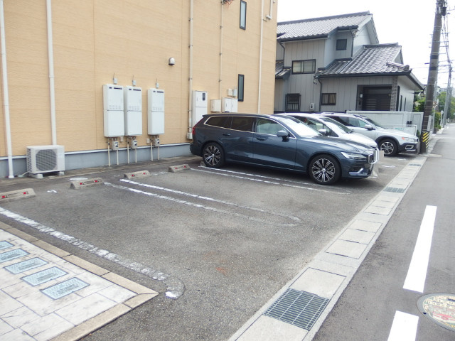 岡崎市大門３丁目のテラスの駐車場