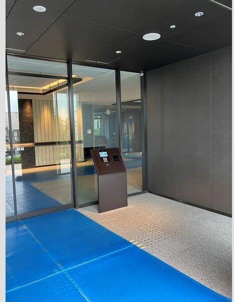 プラウドタワー平井のエントランス