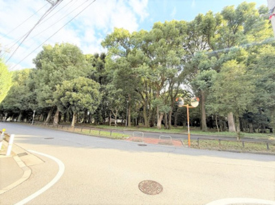 【周辺】 | 【仲介手数料が８０万円ＯＦＦ！】■１０２平米■４ＬＤＫ■長期優良認定■ＺＥＨ住宅 | 【仲介手数料８０万円ＯＦＦ！】
■砧公園まで１００米