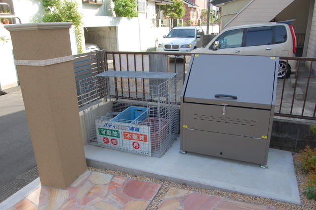 敷地内ゴミ置き場