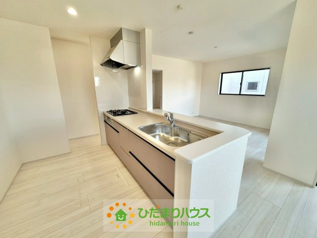 加須市南大桑　新築一戸建て　02　リーブルファインのキッチン|シンプルデザイン！