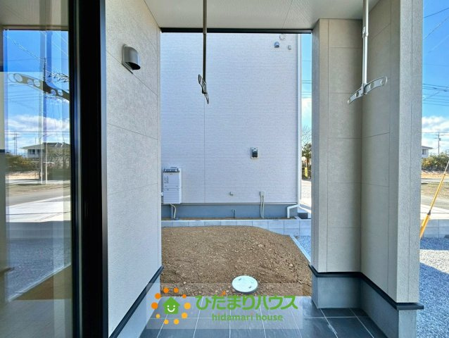 加須市南大桑　新築一戸建て　02　リーブルファインのバルコニー|屋根付きです！