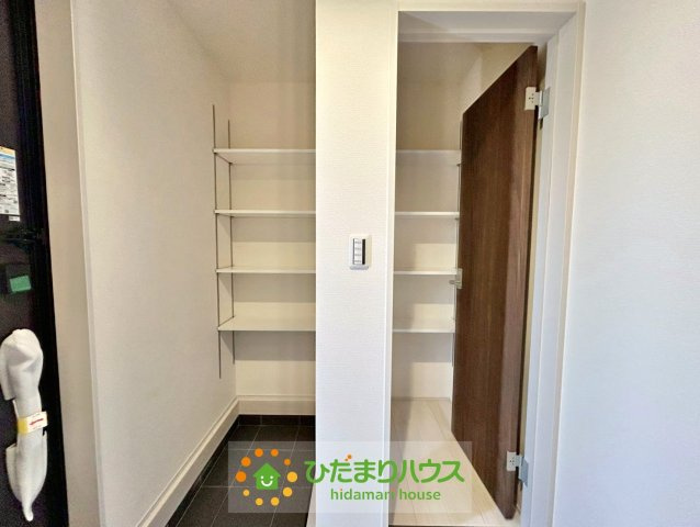 加須市南大桑　新築一戸建て　02　リーブルファインの収納|ご家族皆さんの靴も何足でも置けます！