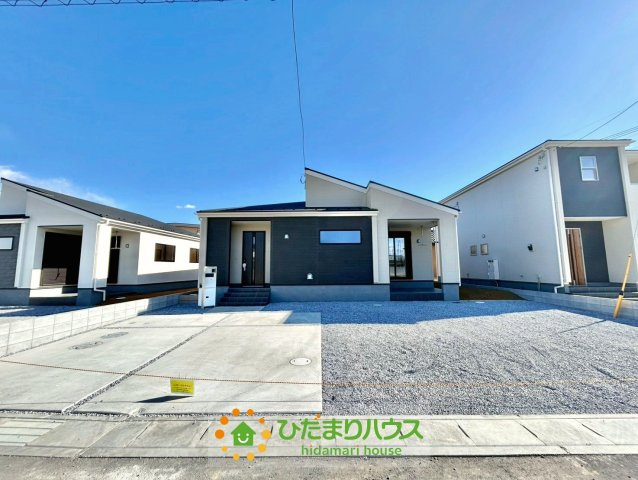 加須市南大桑　新築一戸建て　02　リーブルファインの駐車場|並列3台以上可能！