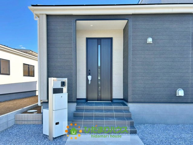 加須市南大桑　新築一戸建て　02　リーブルファインの玄関|お家の入口です！
