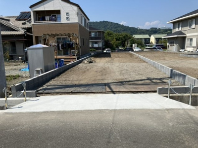 【外観】 | 富士市松岡 新築一戸建て 1号棟 | 現在建築中の外観画像です。ご内覧は同じメーカーの完成物件へご案内いたしますので、いつでもご相談ください！