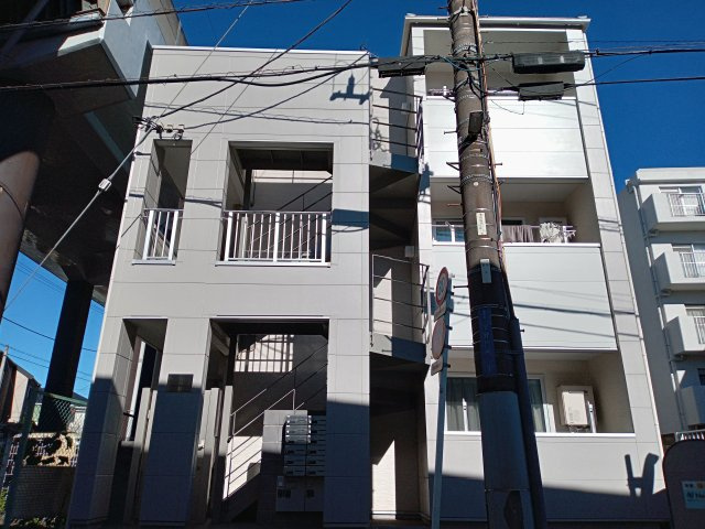 川崎市多摩区菅野戸呂のアパートの外観