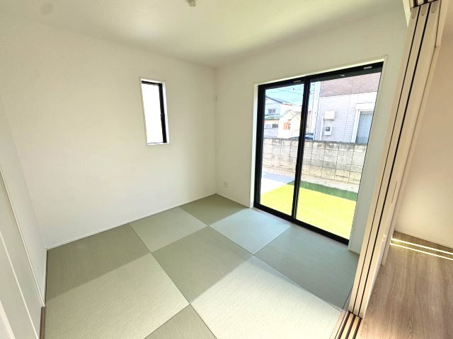 グラファーレ前橋市関根町　3号棟の和室|１階4.5帖和室です。くつろぎスペースに最適です♪