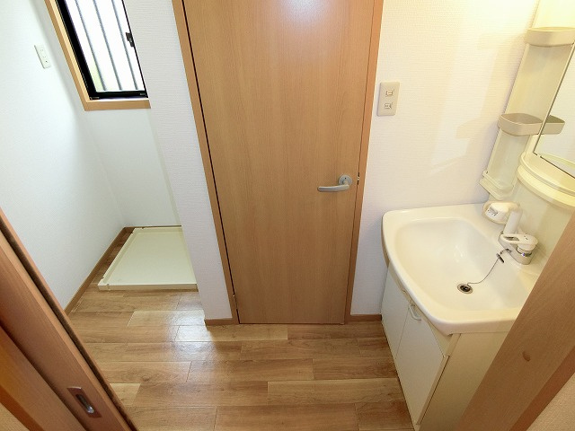 ハイツ・ツゥ・サティの洗面所