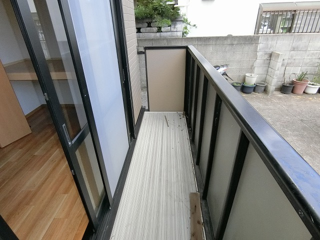 ハイツ・ツゥ・サティのバルコニー