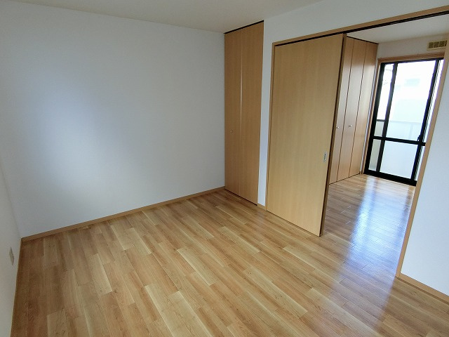 ハイツ・ツゥ・サティの居間・リビング