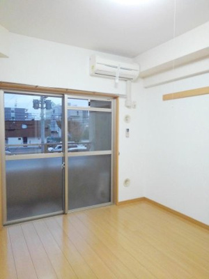 【内装】 | ウィザード空港通り | 明るい色調の室内です