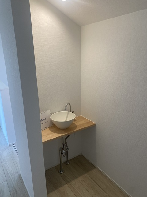 城ノ内３丁目　新築住宅の洗面所|2階にも手洗場があります！