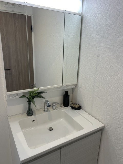 城ノ内３丁目　新築住宅の独立洗面台|洗髪洗面化粧台