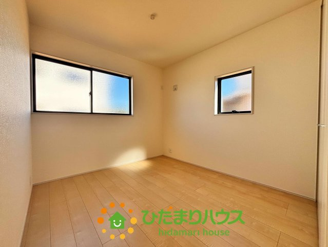 加須市南大桑　新築一戸建て　03　リーブルファインの洋室|5.25帖の洋室です！