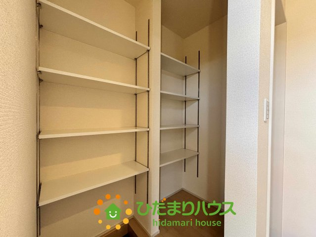 加須市南大桑　新築一戸建て　03　リーブルファインの収納|120足程収納！！