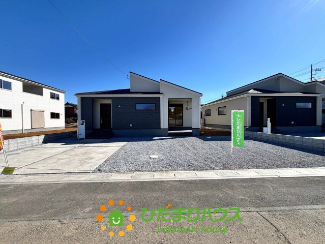 加須市南大桑　新築一戸建て　03　リーブルファインの駐車場|並列3台以上可能！