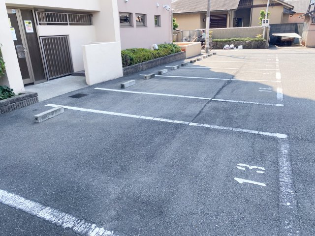 プライムの駐車場