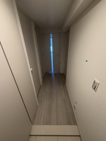 サステナブランシェ本行徳の玄関